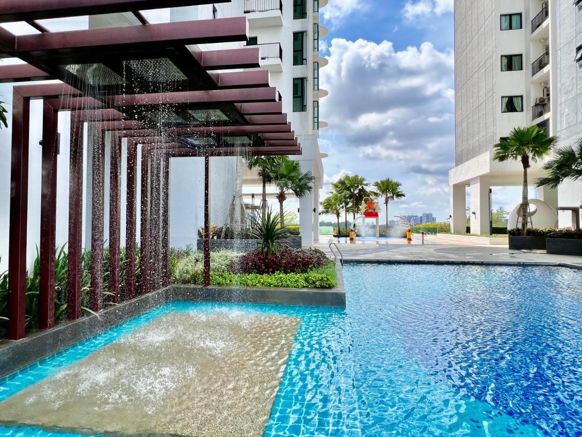 Royale Cottage Midvalley Netflix Pools 4 Pax Johor Bahru Exteriér fotografie