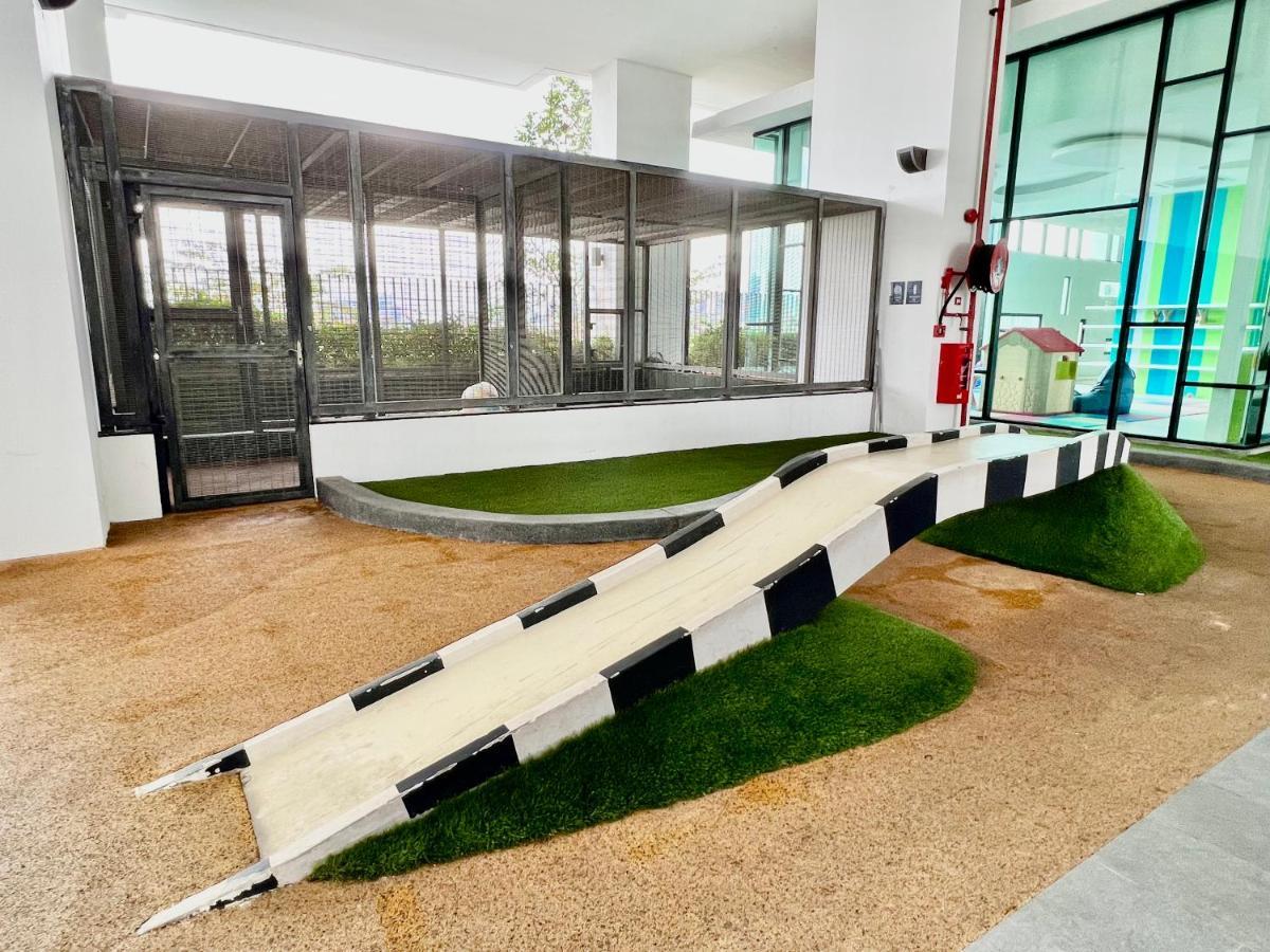 Royale Cottage Midvalley Netflix Pools 4 Pax Johor Bahru Exteriér fotografie